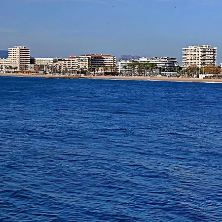 T2 Rez De Jardin Proximite Et Centre * Saint-Raphael (Var)