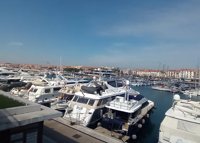 T2 Rez De Jardin Proximite Et Centre * Saint-Raphael (Var)